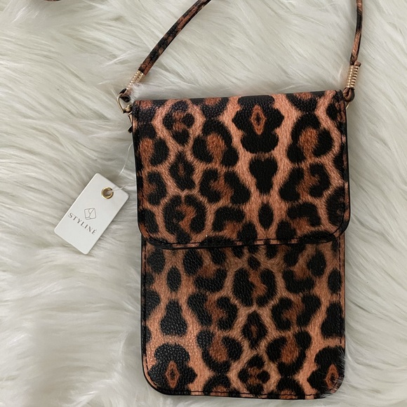Leopard Crossbody Purse - Picture 3 of 9